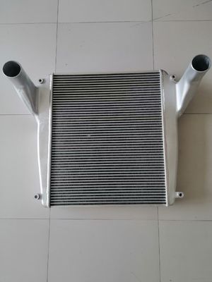 De Vrachtwagenintercooler 590*750 van Nissan UD CD4 Zilveren Kleur