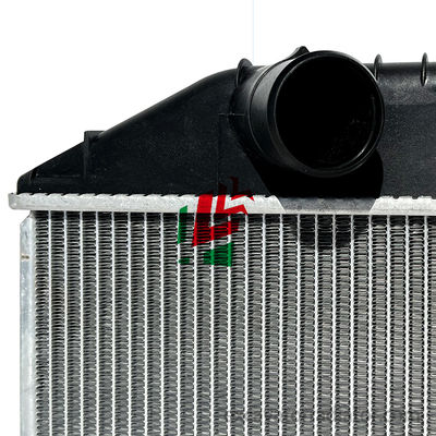 Accessoires voor radiatoren van vrachtwagens voor Hino R415 Aluminium koelsysteem