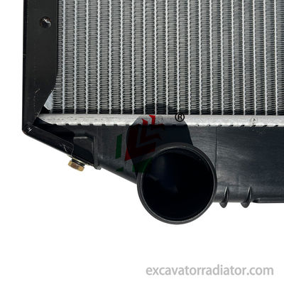 Hino R418 Nieuwe vrachtwagen OEM16400E0K00 Koeling Radiator Auto Water Tank Motor Montage Fabriek Directe verkoop