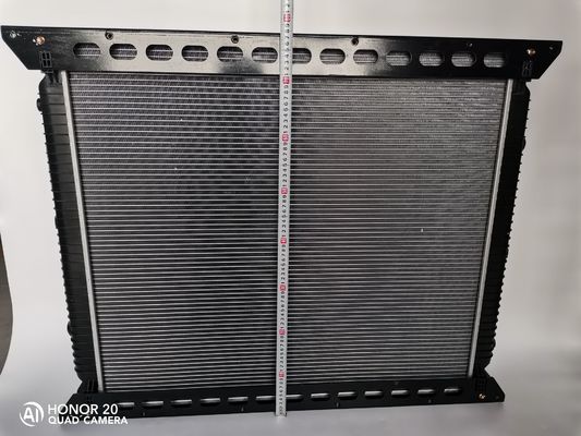 Van Diesel van WG9725530270 Haowo Plastic het Aluminiummateriaal Vrachtwagenradiators