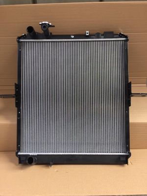 Intercooler van de de Radiatorvrachtwagen van Isuzu Radiator Assy For 700p 4hk1 van de watertank