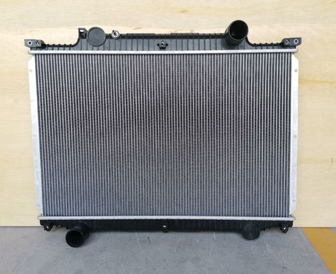 Bedrijfsvoertuig van de Radiatordongfeng Tianjin van de aluminium het Plastic Zware Vrachtwagen